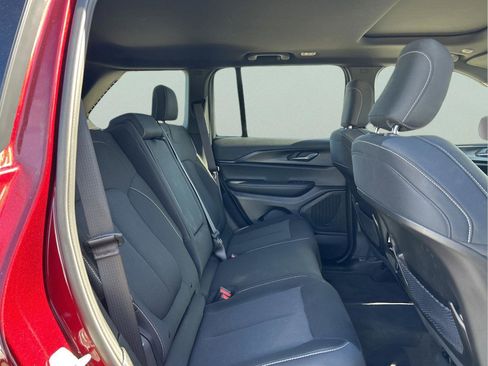 Used 2025 Jeep Grand Cherokee Laredo X w/ Luxury Tech Group I image 29