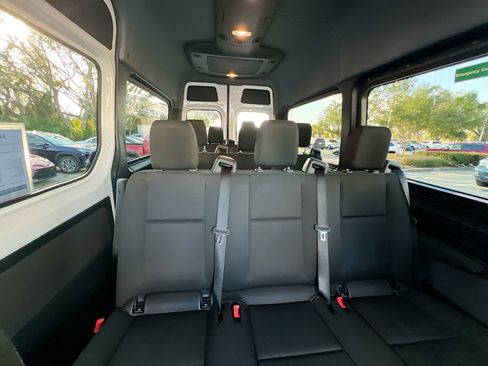 Used 2024 Mercedes-Benz Sprinter 2500 image 30