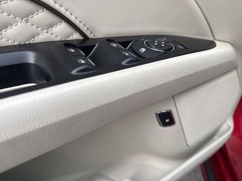 Used 2017 Ford Fusion Platinum image 10