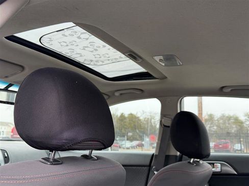 Used 2012 Kia Forte SX image 2