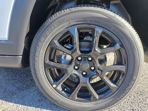 New 2026 Jeep Compass Latitude image 25