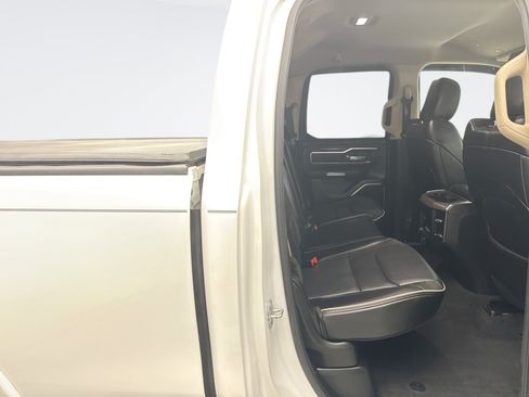 Used 2019 RAM 1500 Laramie AWD/4WD image 18