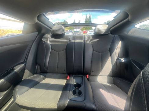 Used 2015 Hyundai Veloster w/ Option Group 03 image 15