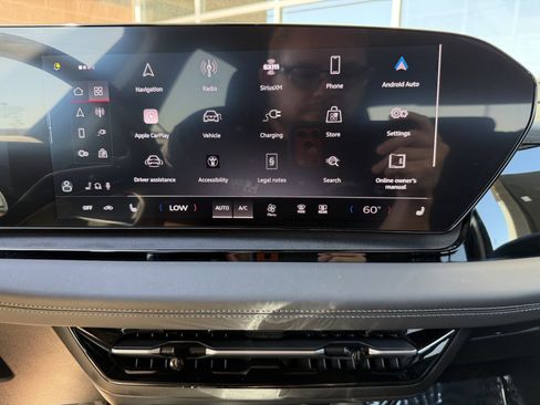 Used 2025 Audi Q6 e-tron Premium w/ Convenience Package RWD image 20