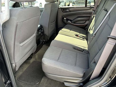 Used 2017 GMC Yukon SLE w/ SLE Value Package image 13