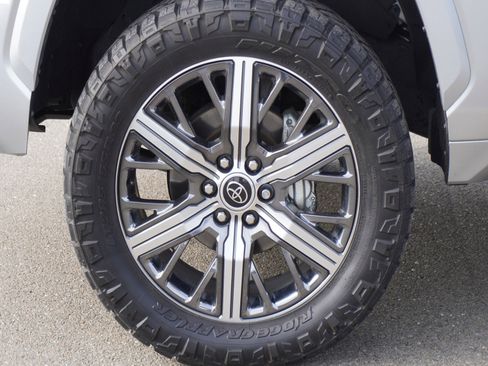 Used 2023 Toyota Tundra Capstone image 9