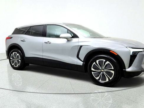Used 2024 Chevrolet Blazer EV LT AWD/4WD image 3