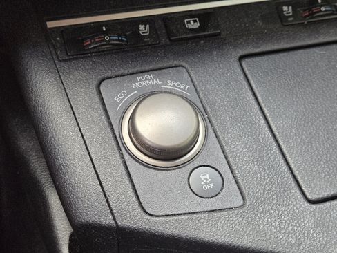 Used 2013 Lexus ES 350 w/ Luxury Pkg FWD image 26