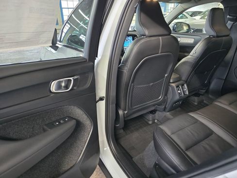 Certified 2024 Volvo XC40 B5 Plus w/ Protection Package Premier image 15