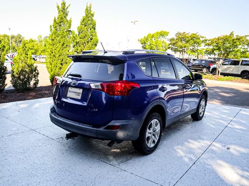 Used 2015 Toyota RAV4 LE FWD image 11