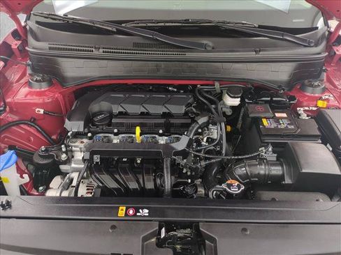 Certified 2025 Hyundai Venue SEL FWD image 17