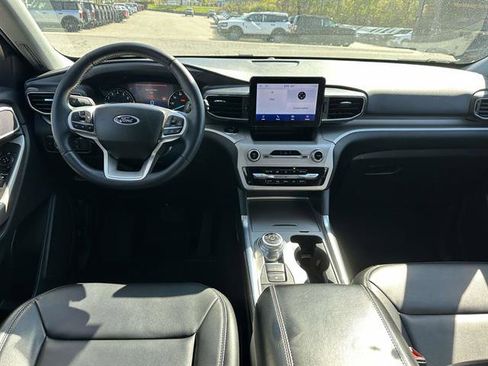 Used 2023 Ford Explorer XLT w/ Equipment Group 202A AWD/4WD image 12