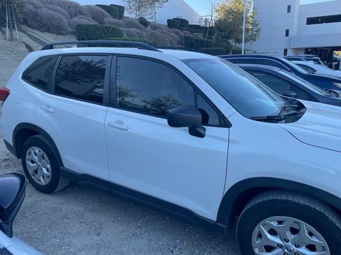 Used 2019 Subaru Forester w/ Popular Package #1 AWD/4WD image 3