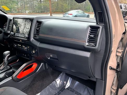 Used 2022 Nissan Frontier Pro-X image 27