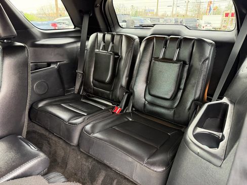 Used 2016 Ford Explorer XLT w/ Equipment Group 202A image 13