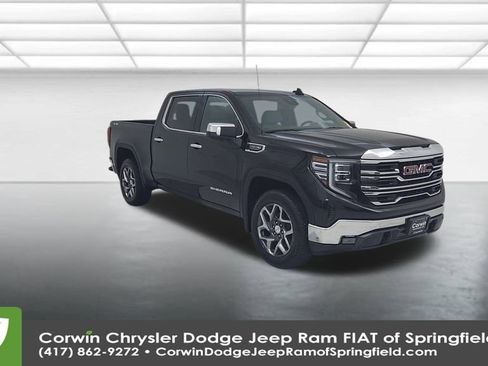 Used 2022 GMC Sierra 1500 SLT w/ SLT Convenience Package image 3