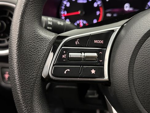 Used 2022 Kia Forte LXS image 17