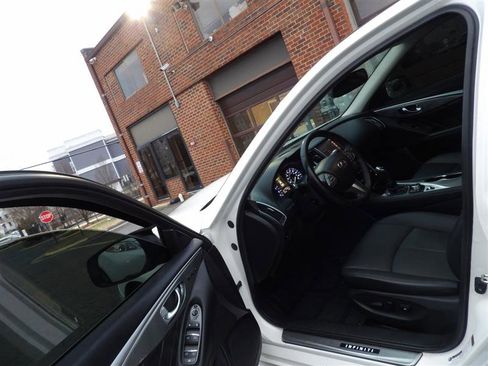 Used 2016 INFINITI Q50 3.0t Premium w/ 3.0T Premium Plus Package image 11