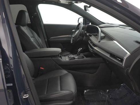 Used 2024 Cadillac XT4 Premium Luxury image 12