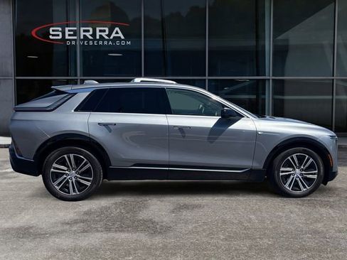 Certified 2024 Cadillac Lyriq Luxury AWD/4WD image 6