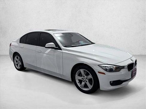 Used 2015 BMW 320i xDrive Sedan AWD/4WD image 3