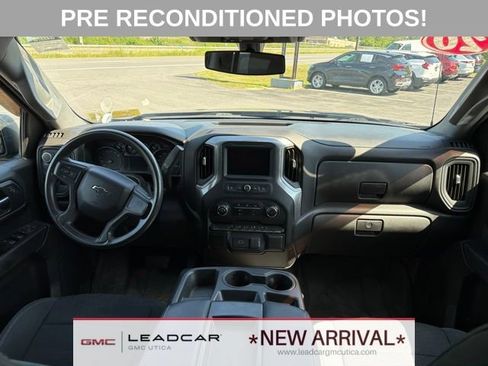 Used 2020 Chevrolet Silverado 1500 Custom w/ Custom Value Package AWD/4WD image 15