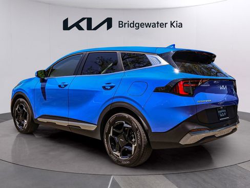 Certified 2026 Kia Sportage EX FWD image 4