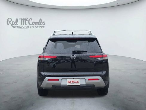 Used 2023 Nissan Pathfinder SL w/ Black Appearance Package image 4