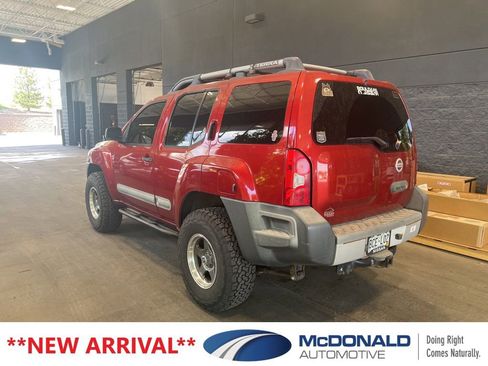 Used 2011 Nissan Xterra PRO-4X AWD/4WD image 4