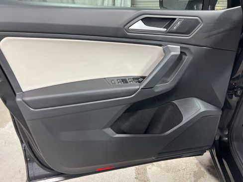 Used 2019 Volkswagen Tiguan SE image 23