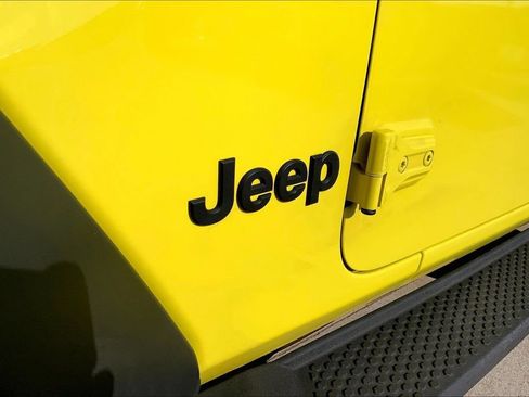 Used 2024 Jeep Wrangler Sport AWD/4WD image 8