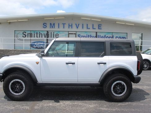 Used 2023 Ford Bronco Badlands AWD/4WD image 2