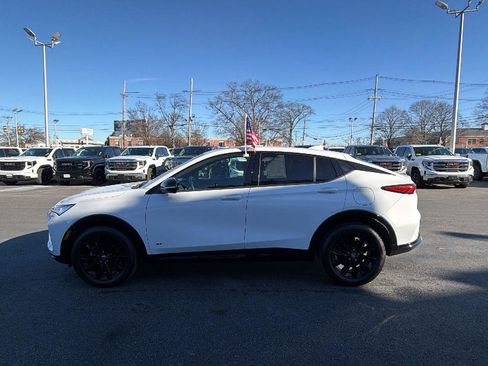 Certified 2025 Buick Envista Sport Touring image 4