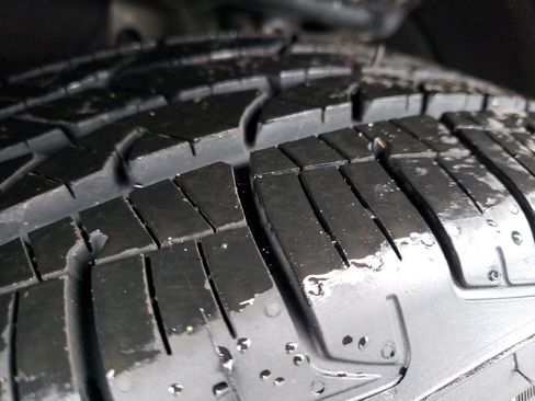 Used 2024 Chevrolet Equinox Premier image 25