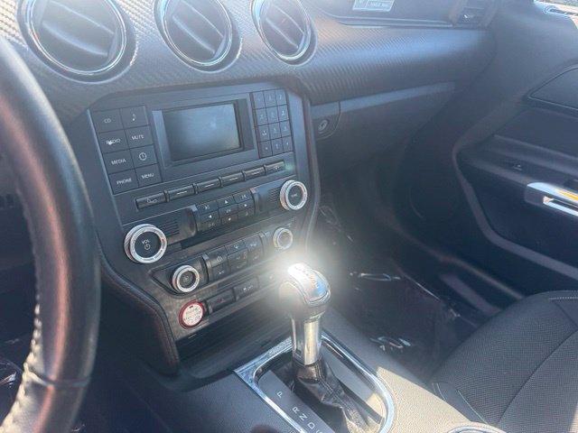 Used 2015 Ford Mustang Convertible RWD image 5