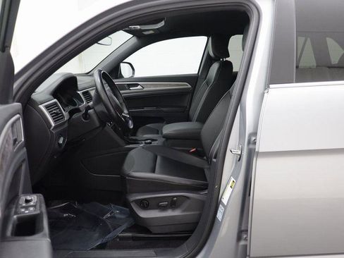 Used 2020 Volkswagen Atlas Cross Sport SE image 5