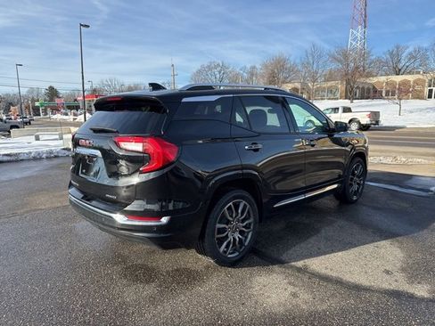 Used 2024 GMC Terrain Denali w/ Black Diamond Edition image 5