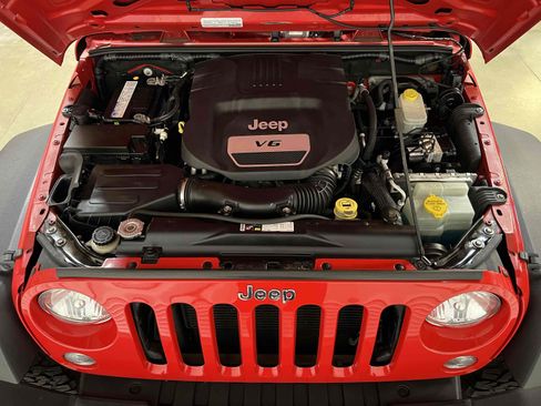 Used 2015 Jeep Wrangler Unlimited Sport w/ Quick Order Package 24S AWD/4WD image 16