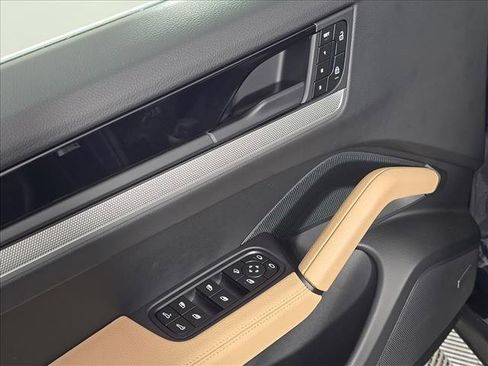 Certified 2024 Porsche Cayenne image 16