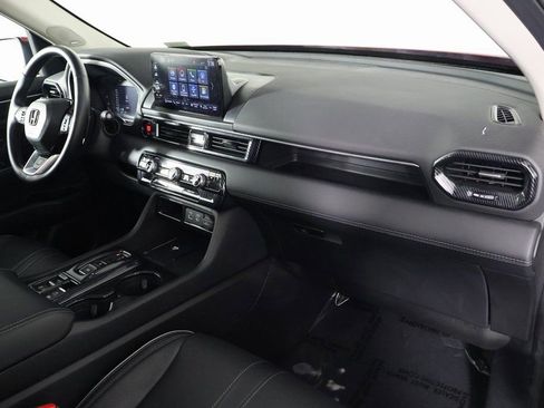 Used 2025 Honda Pilot Elite image 9