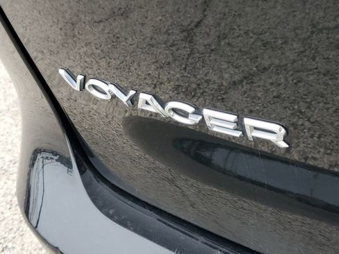 Used 2023 Chrysler Voyager LX FWD image 6