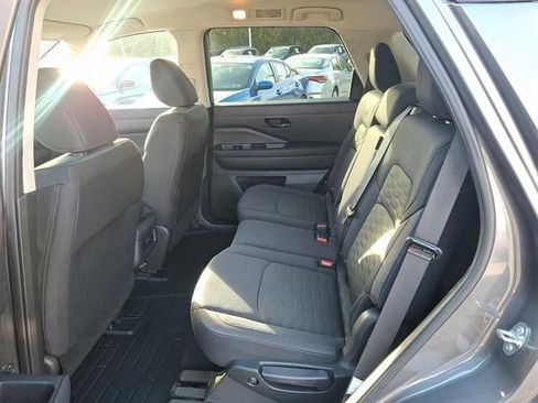Used 2025 Nissan Pathfinder S image 11
