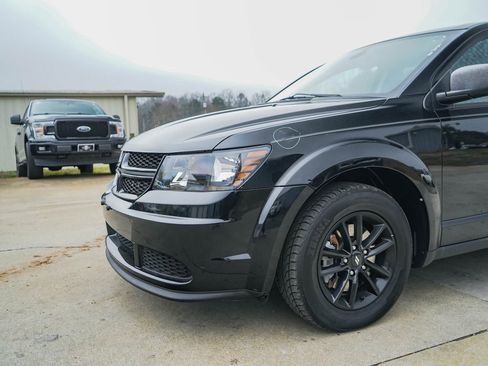 Used 2020 Dodge Journey SE w/ SE Popular Equipment Group image 26