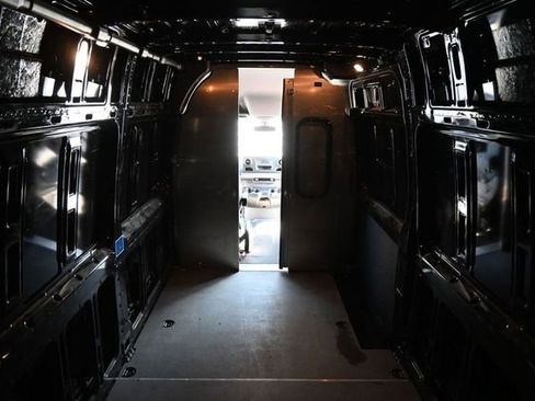 Used 2019 Mercedes-Benz Sprinter 2500 image 37