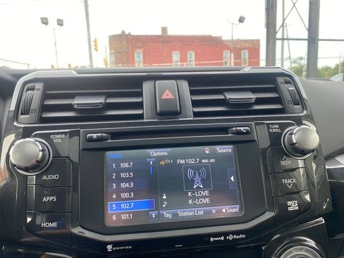 Used 2018 Toyota 4Runner TRD Off-Road Premium AWD/4WD image 20