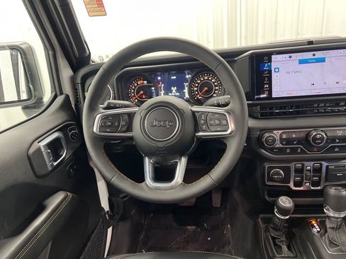 Used 2024 Jeep Wrangler Sahara image 13