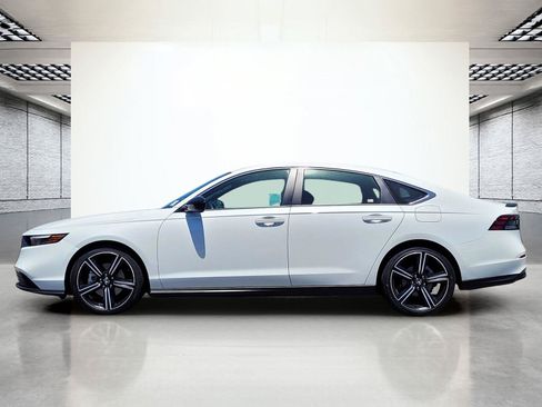 Used 2023 Honda Accord Sport image 9