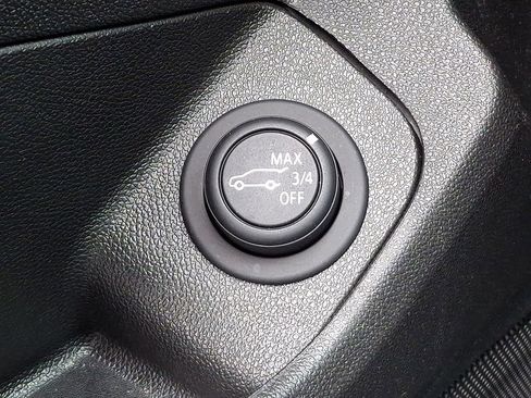 Certified 2023 GMC Terrain SLT w/ Tech Package FWD image 28