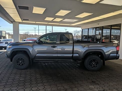 Used 2019 Toyota Tacoma SR w/ SX Package image 9