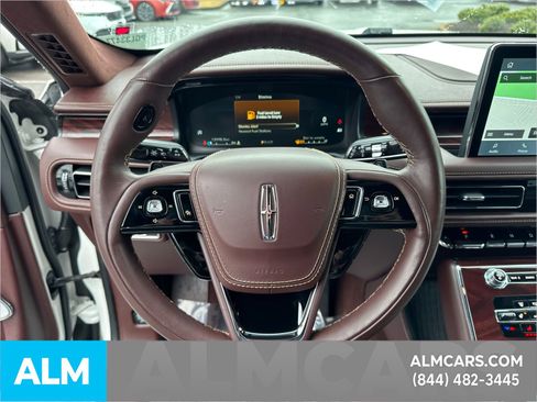 Used 2023 Lincoln Aviator Black Label w/ Class IV Trailer Tow Package image 30